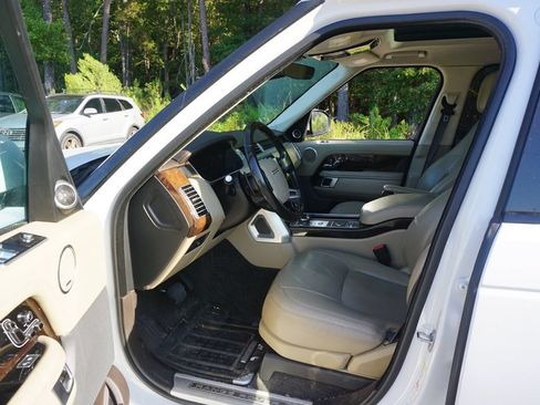 Used 2019 Land Rover Range Rover Supercharged AWD/4WD image 2