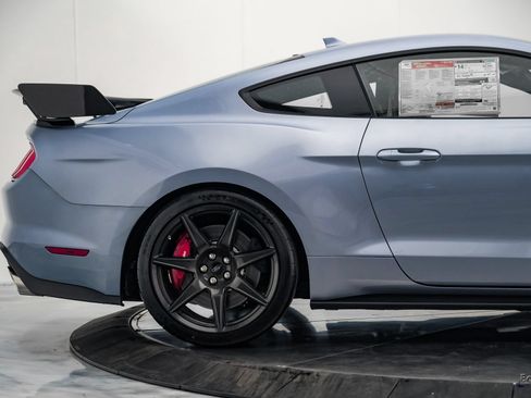 Used 2022 Ford Mustang Shelby GT500 w/ Carbon Fiber Track Pack RWD image 19