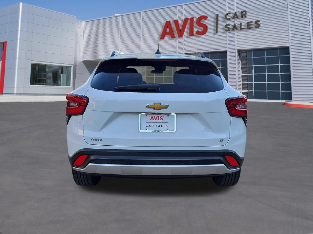 Used 2025 Chevrolet Trax LT w/ LT Convenience Package FWD image 6