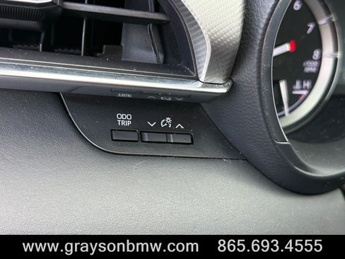 Used 2021 Toyota Highlander Platinum FWD image 19