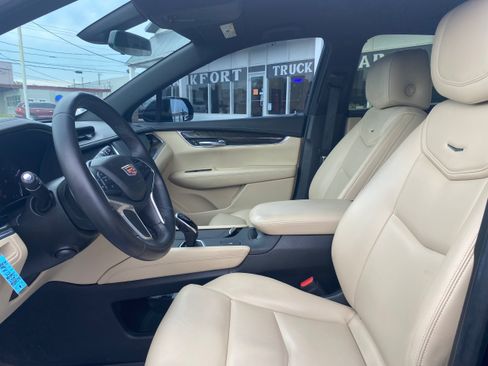 Used 2017 Cadillac XT5 FWD image 10