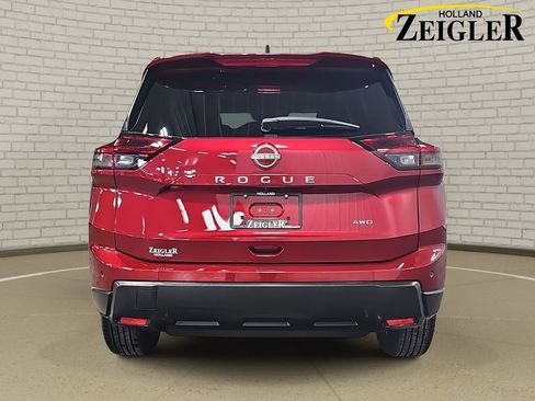 Certified 2025 Nissan Rogue S AWD/4WD image 6