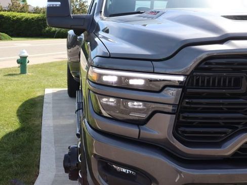 Used 2025 RAM 3500 Laramie AWD/4WD image 6