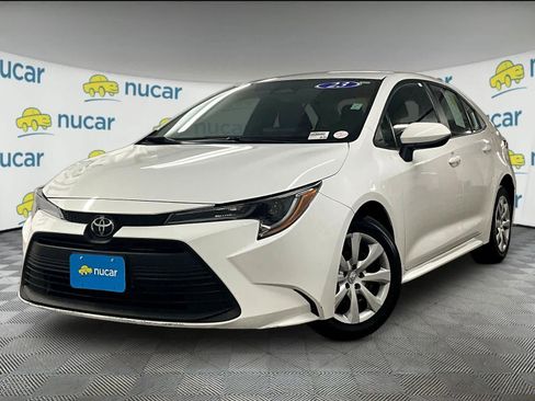 Used 2023 Toyota Corolla LE image 3