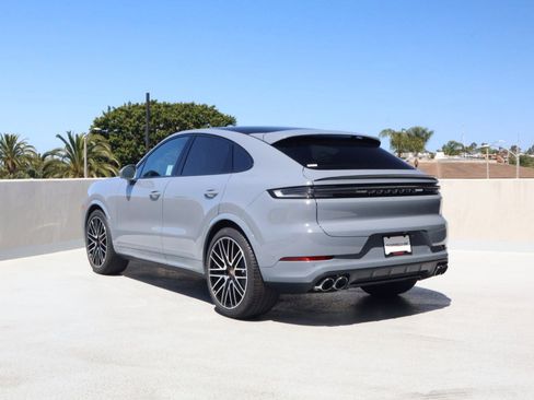 New 2026 Porsche Cayenne Coupe AWD/4WD image 3