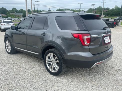 Used 2016 Ford Explorer XLT w/ Equipment Group 202A FWD image 3