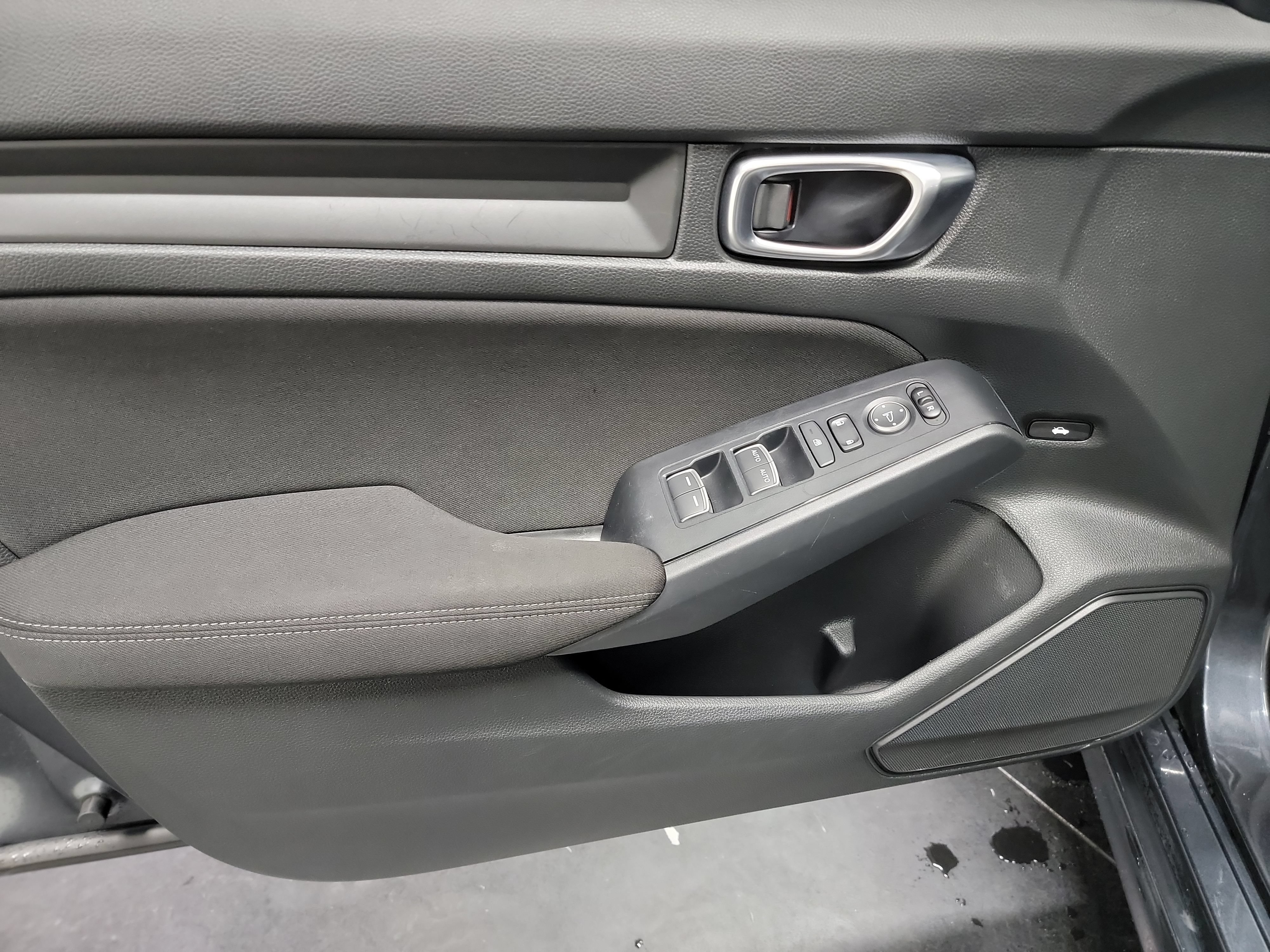 Used 2025 Honda Civic Sport image 13