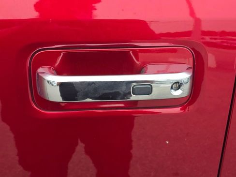 Used 2019 Ford F150 Lariat image 12