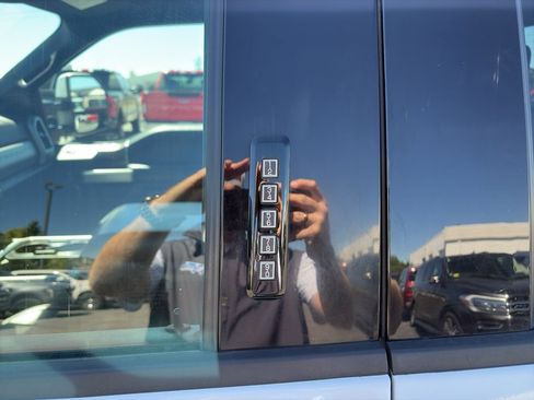 Used 2022 Ford F350 Lariat w/ Lariat Ultimate Package AWD/4WD image 10