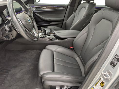 Used 2020 BMW 530i w/ Premium Package image 5