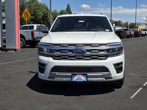 Used 2024 Ford Expedition Platinum RWD image 2