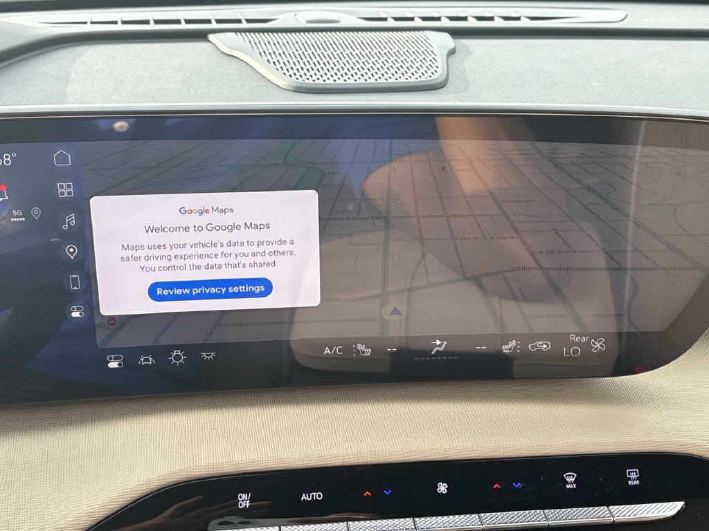 Certified 2025 Buick Enclave Preferred w/ Super Cruise Package FWD image 17