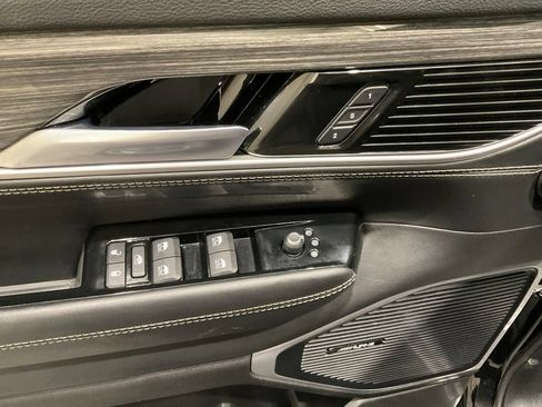 Used 2022 Jeep Wagoneer Series II AWD/4WD image 7