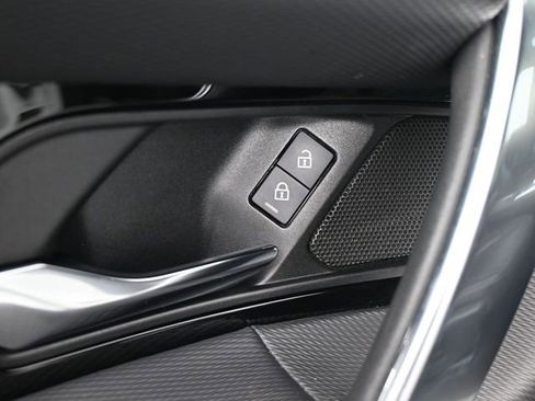 Used 2023 Land Rover Discovery Sport S R-Dynamic image 21