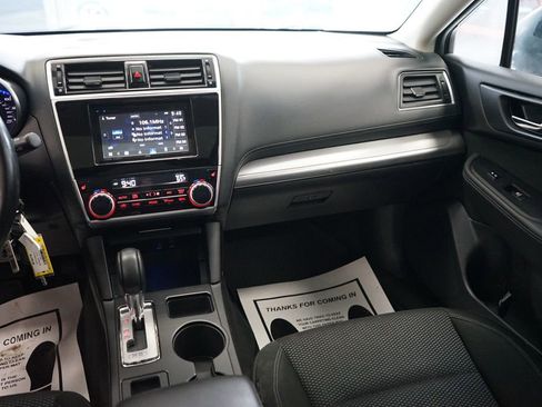 Used 2018 Subaru Outback 2.5i Premium image 12