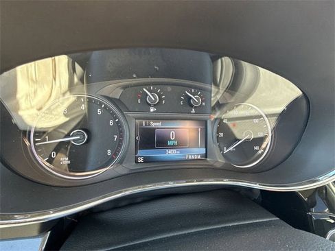 Used 2022 Buick Encore Preferred w/ Safety Package II image 42