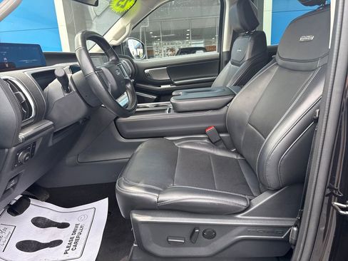 Used 2025 Ford Expedition Max Platinum AWD/4WD image 11