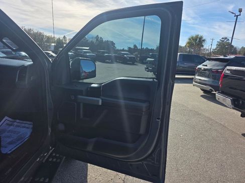 Used 2018 Ford F150 Raptor w/ Equipment Group 802A Luxury image 10