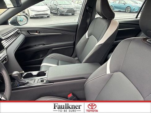 Certified 2025 Toyota Camry SE image 24