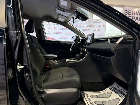 Used 2021 Toyota RAV4 LE image 41