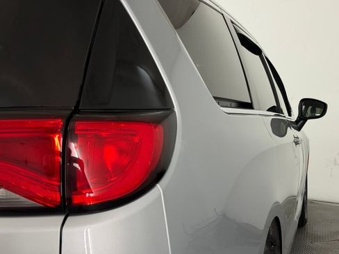 Used 2022 Chrysler Voyager LX FWD image 55