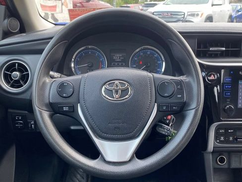 Used 2018 Toyota Corolla LE FWD image 20