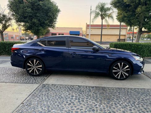 Used 2019 Nissan Altima 2.5 SR w/ SR Premium Package image 4