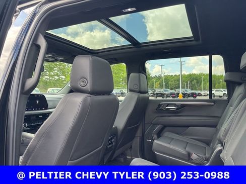 Used 2025 Chevrolet Suburban LT w/ Comfort Package image 20