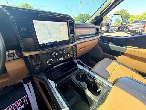 Used 2023 Ford F250 Lariat w/ Chrome Package image 30