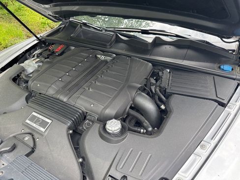 Used 2018 Bentley Bentayga Activity image 56