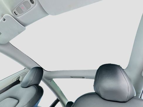 Used 2018 Tesla Model 3 Long Range image 14