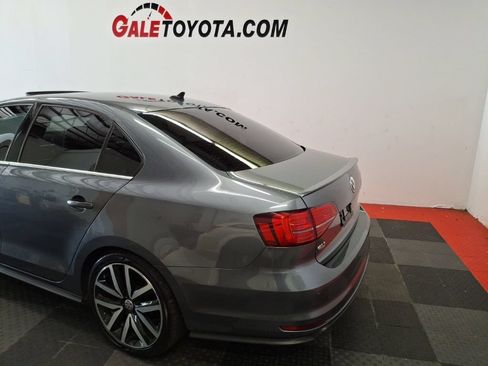 Used 2018 Volkswagen Jetta GLI FWD image 7