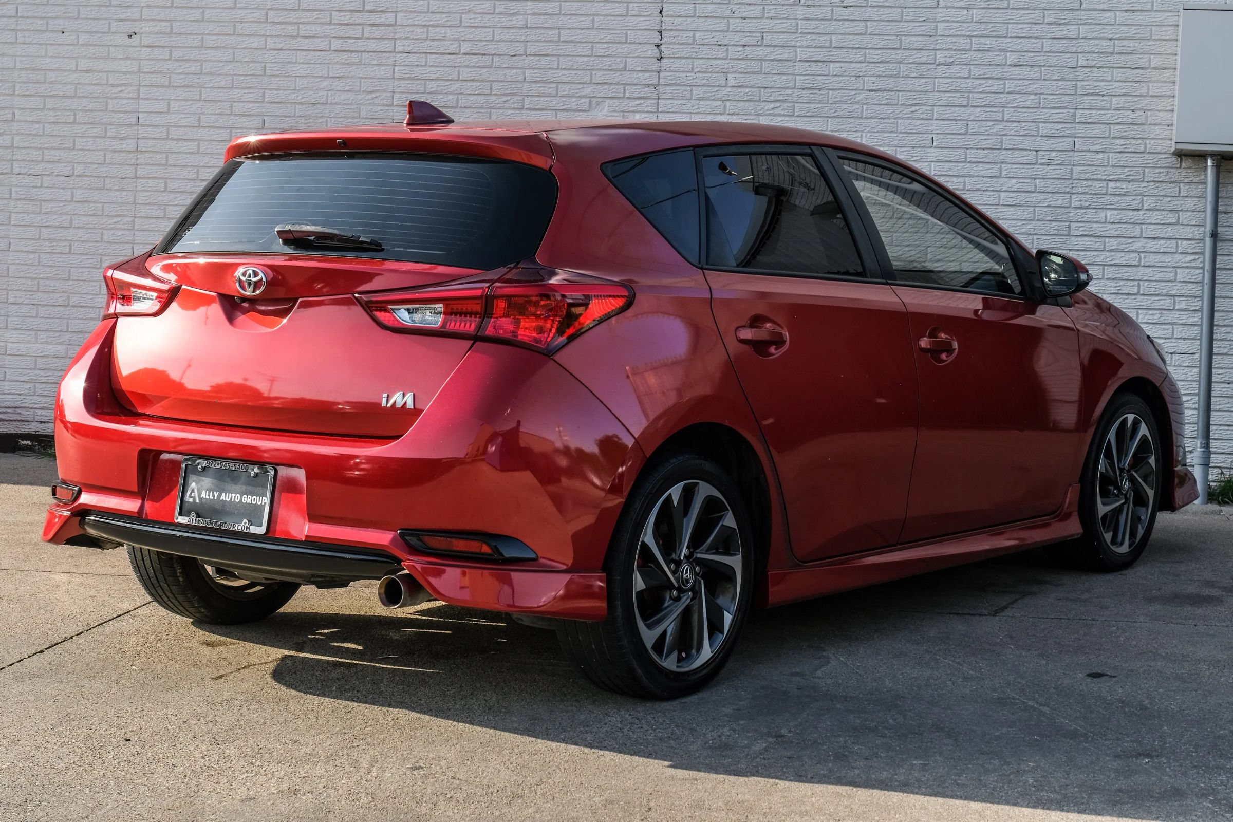 Used 2018 Toyota Corolla iM FWD image 7