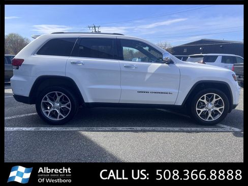 Used 2022 Jeep Grand Cherokee Limited w/ Trailer Tow Group IV image 6
