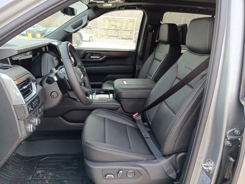 New 2026 GMC Yukon Denali w/ Denali Reserve Package AWD/4WD image 6