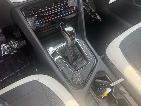 New 2026 Volkswagen Taos SE AWD/4WD image 19