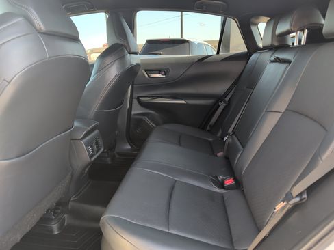 Used 2021 Toyota Venza Limited image 24