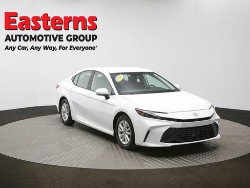 Used 2025 Toyota Camry LE FWD image 48