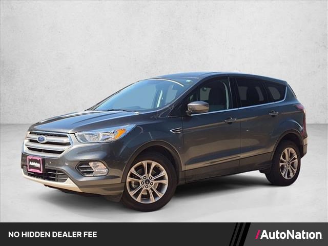 Used 2017 Ford Escape SE w/ SE Cold Weather Package FWD image 1