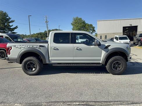 Used 2017 Ford F150 Raptor w/ Equipment Group 802A Luxury AWD/4WD image 5