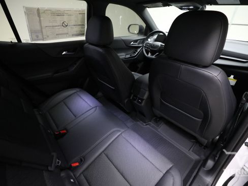 New 2026 Chevrolet Equinox LT w/ Convenience Package II FWD image 12