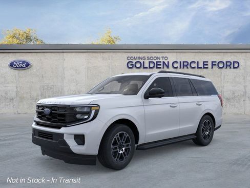 New 2026 Ford Expedition Active image 2