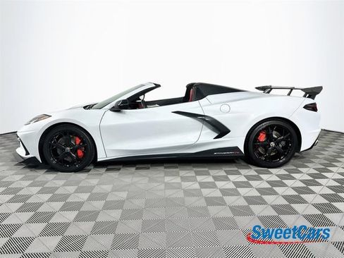 Used 2022 Chevrolet Corvette Stingray Premium Conv w/ Z51 Performance Package RWD image 4