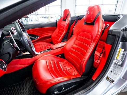 Used 2017 Ferrari California T image 42
