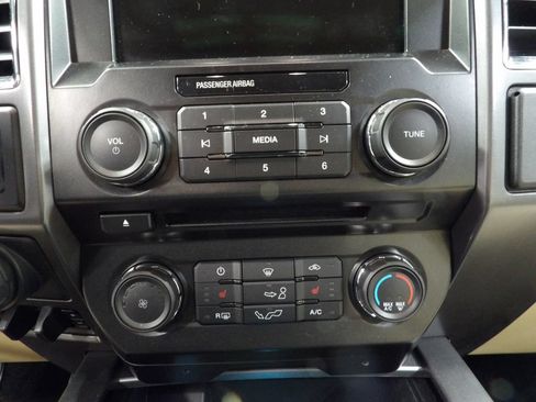 Used 2017 Ford F150 XLT w/ Equipment Group 302A Luxury AWD/4WD image 48