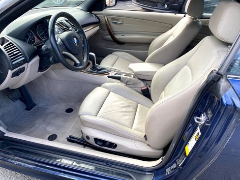 Used 2010 BMW 128i Convertible w/ Premium Pkg image 9