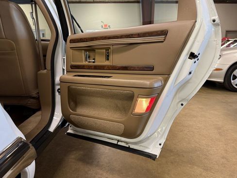 Used 1995 Buick Roadmaster Estate RWD image 79