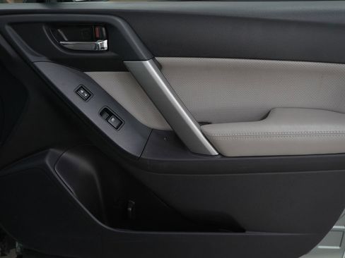 Used 2014 Subaru Forester 2.5i Limited w/ Popular Package #2 image 9