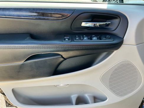 Used 2017 Dodge Grand Caravan SE w/ Power Window Group FWD image 11