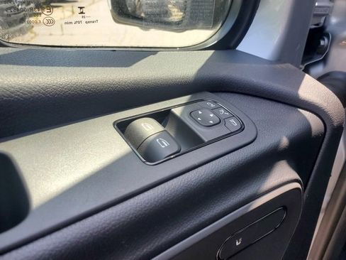 Used 2025 Mercedes-Benz Sprinter 2500 image 16